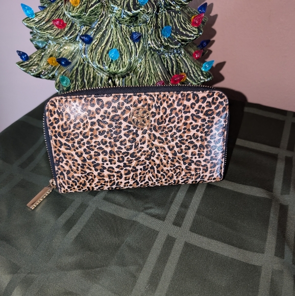 Tory Burch Robinson Leopard Print Long Zip Round Wallet - Picture 2 of 11